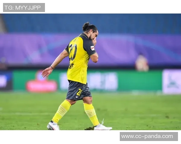 阿夫迪亚恶意犯规剪刀脚绊倒科沃德遭追加处罚引发热议 阿夫迪亚恶意犯规剪刀脚绊倒科沃德遭追加处罚引发热议