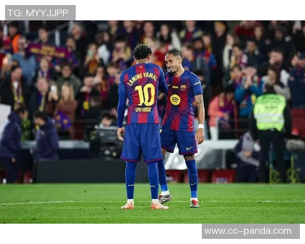 拉菲尼亚与亚马尔庆祝进球合影分享展现默契合作与友谊之情