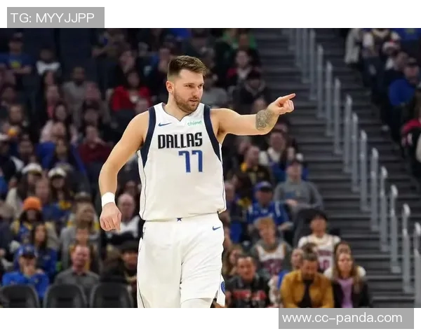 浓眉本赛季总得分407分东契奇首节得分已超越他 浓眉本赛季总得分407分东契奇首节得分已超越他